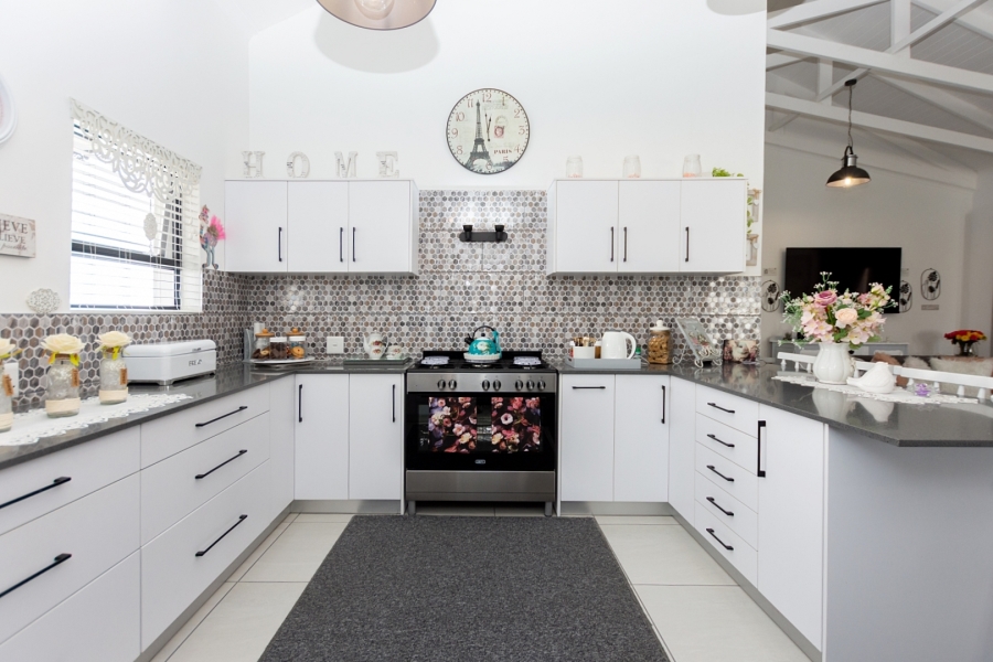 3 Bedroom Property for Sale in Velddrif Western Cape